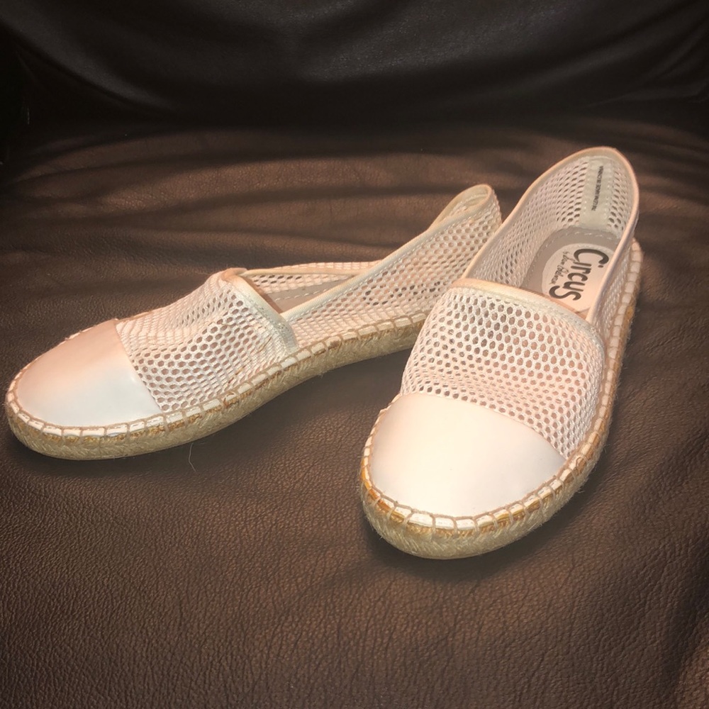 Sam Elderman Off white flat shoes